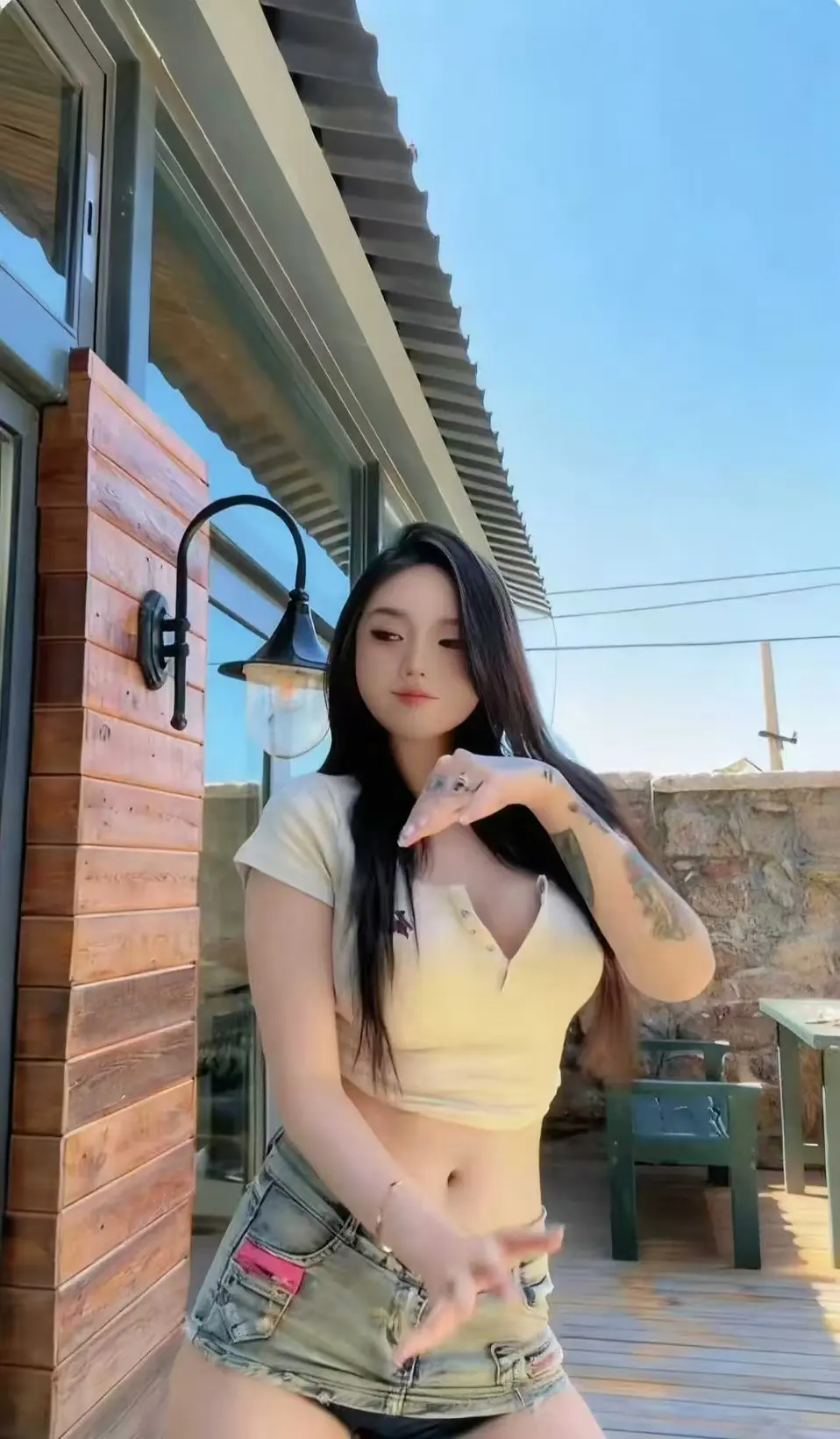 《Meena 成美男》高清全集免费在线看-中文版未删减资源开放获取-网盘备份无广告观影-一次看遍Meena成美男全集