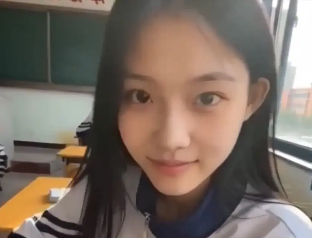 黄果AI短剧《我的十八岁女友》无删减版在线播放_黄果短剧免费在线观看极速加载_黄果AI制作高甜治愈_追完又想谈恋爱了结局太甜_4K蓝光画质收藏级体验_星空影院独家热播推荐_VS影视同步更新_夸克...